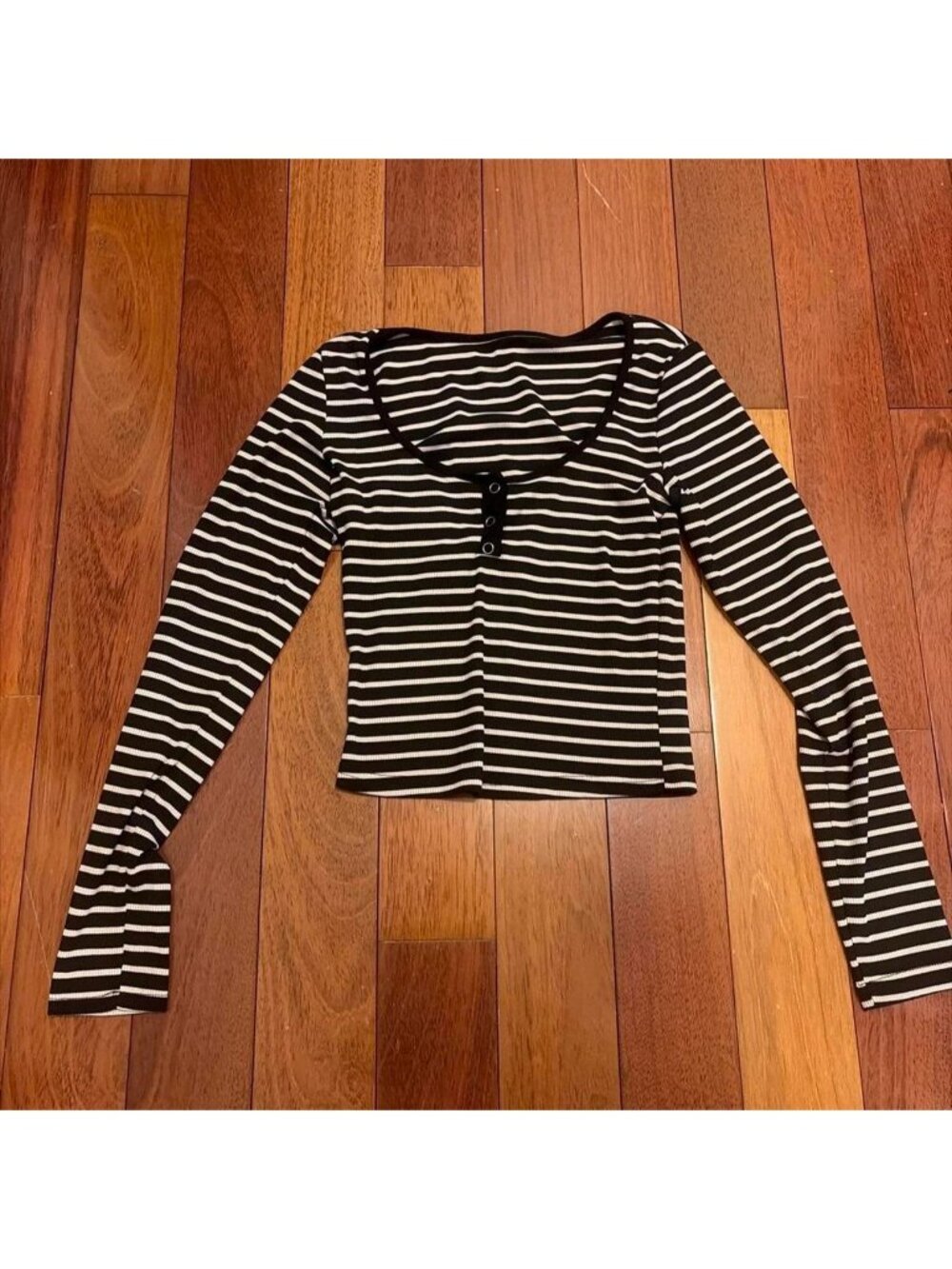 white and black striped long sleeve top #stripes #longsleeve